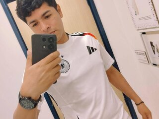 godiegogo_latinboy